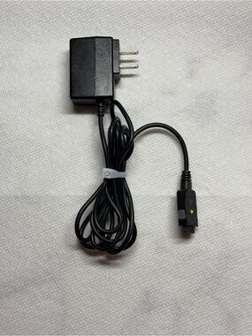 LG TA-22GT2 OEM Travel Wall Charger 5.2V 800mA Vintage Flip Phone Charger